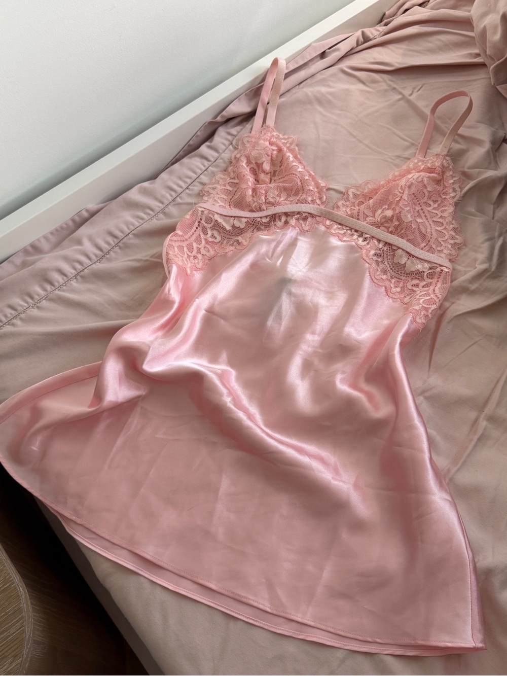La Senza Pink Satin Slip & Lace Garter Belt - Picture 8 of 16